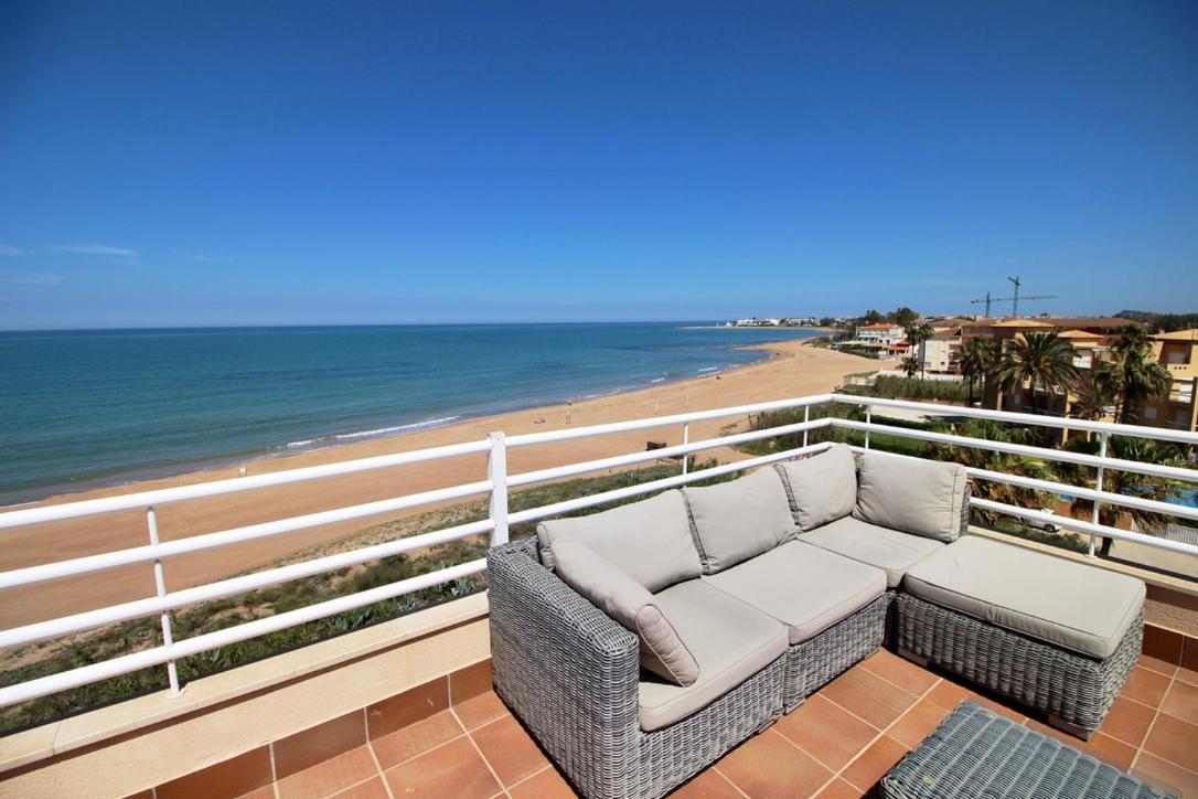 Atico Frontal Al Mar Con Piscina Privada By Homeprive Denia Bagian luar foto
