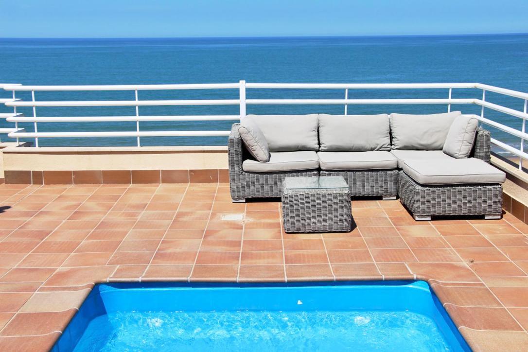 Atico Frontal Al Mar Con Piscina Privada By Homeprive Denia Bagian luar foto