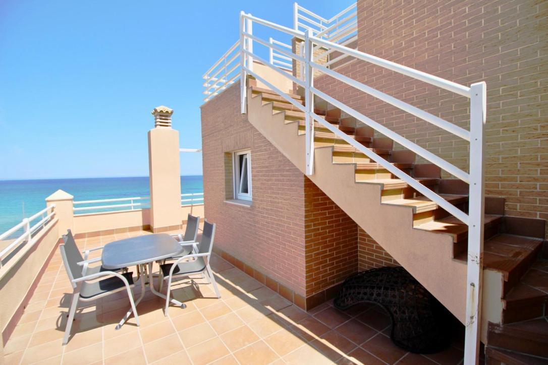 Atico Frontal Al Mar Con Piscina Privada By Homeprive Denia Bagian luar foto