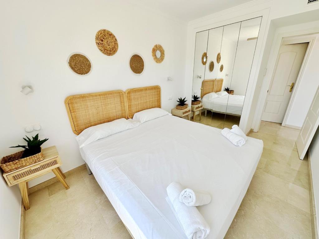 Atico Frontal Al Mar Con Piscina Privada By Homeprive Denia Bagian luar foto