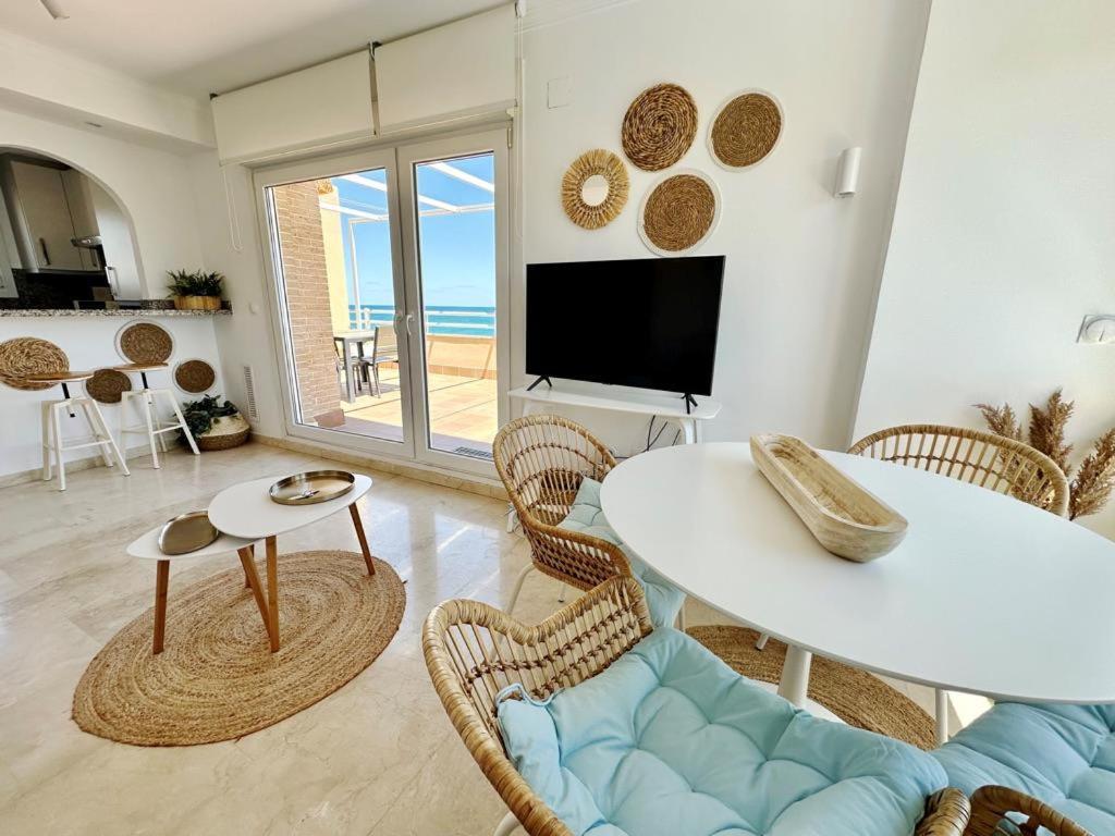 Atico Frontal Al Mar Con Piscina Privada By Homeprive Denia Bagian luar foto