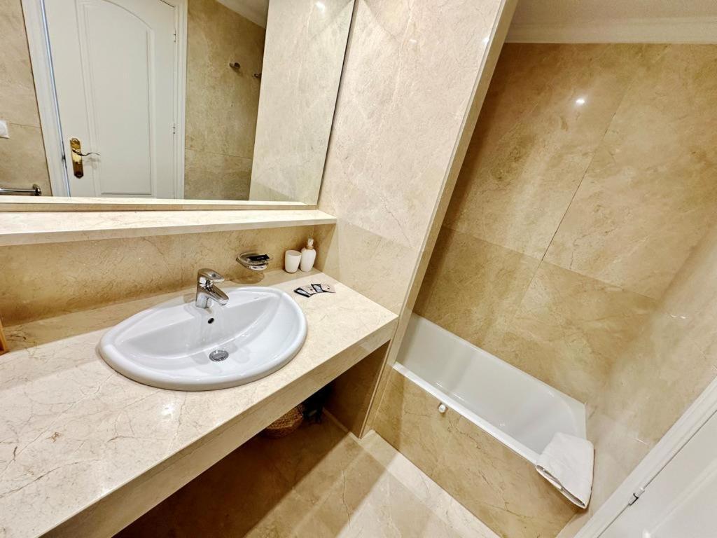 Atico Frontal Al Mar Con Piscina Privada By Homeprive Denia Bagian luar foto