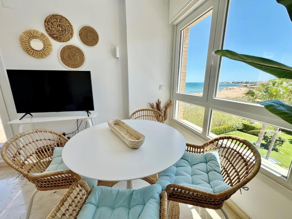 Atico Frontal Al Mar Con Piscina Privada By Homeprive Denia Bagian luar foto