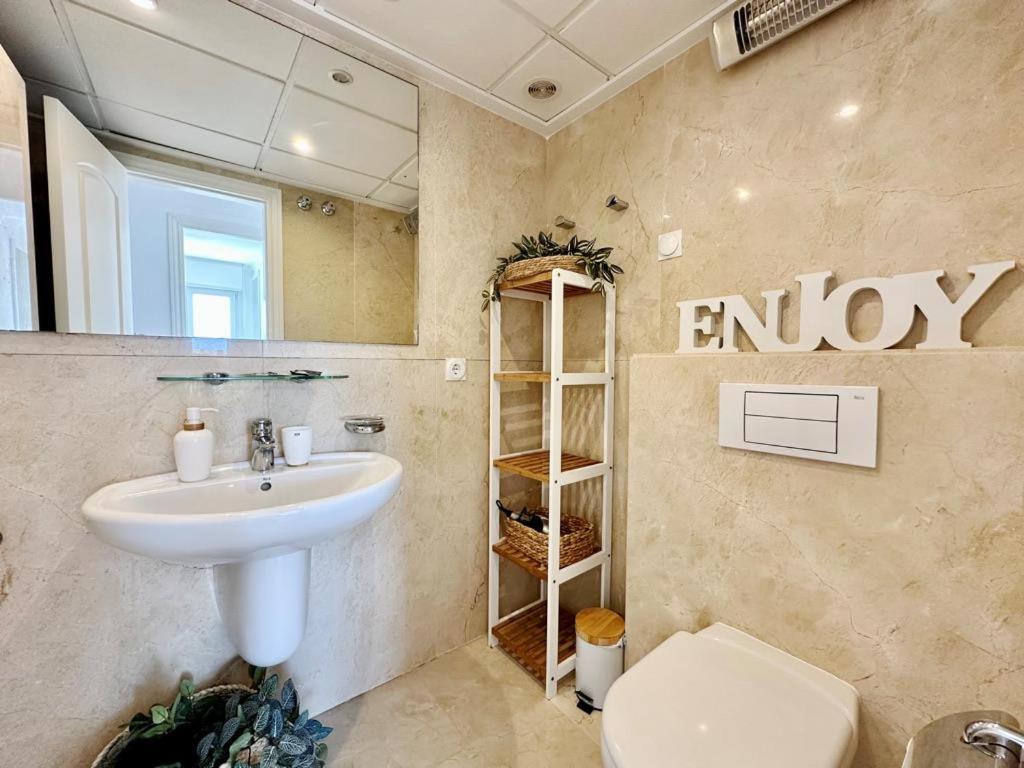 Atico Frontal Al Mar Con Piscina Privada By Homeprive Denia Bagian luar foto